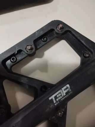 Pedales MTB Antideslizantes* clavos*