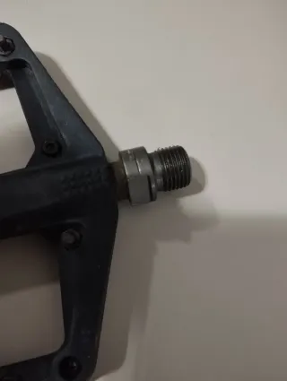 Pedales MTB Antideslizantes* clavos*