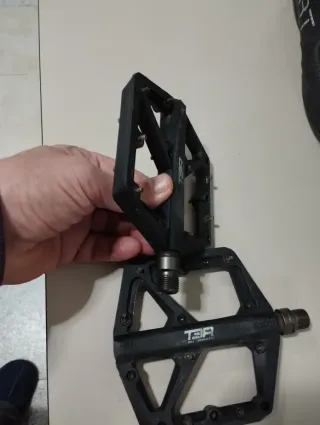 Pedales MTB Antideslizantes* clavos*