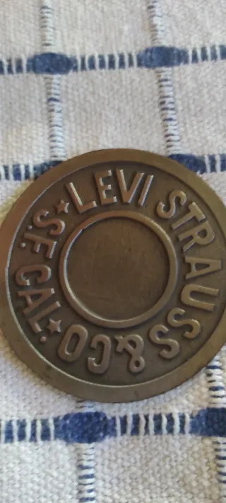 Medalla Levi's & Co. SF CAL