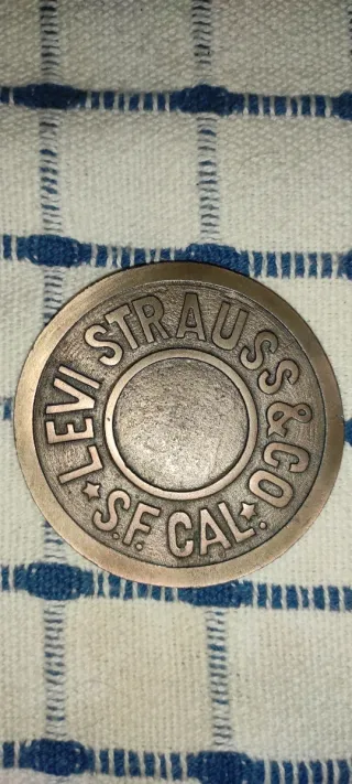 Medalla Levi's & Co. SF CAL