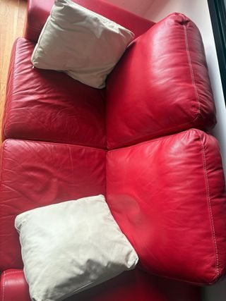 Sofá de 2 plazas en piel roja