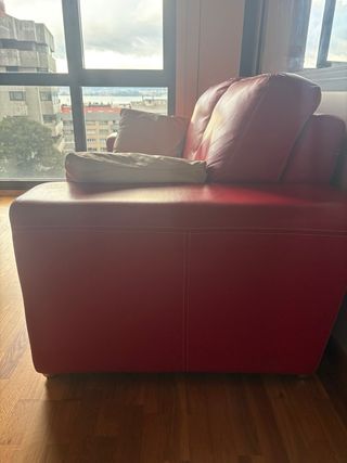 Sofá de 2 plazas en piel roja