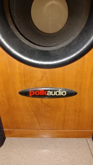 Altavoces 5.1 Polk Audio de madera