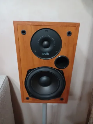 Altavoces 5.1 Polk Audio de madera