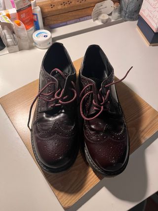 Zapatos de vestir granate mujer