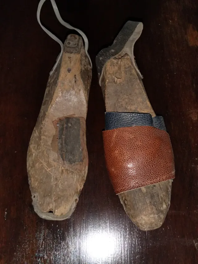 Hormas de zapato antiguas de madera