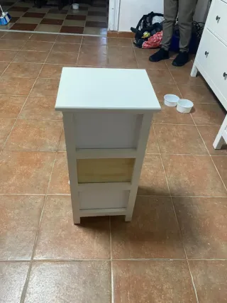 Cajonera de madera con 3 cajones