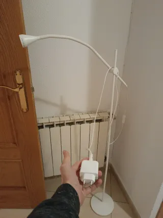 Lámpara de pie IKEA blanca
