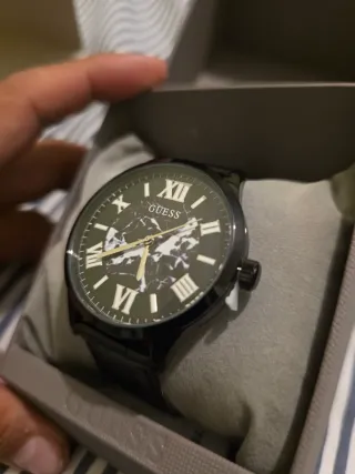 Reloj Guess Dorado y Blanco