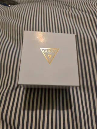 Reloj Guess Dorado y Blanco