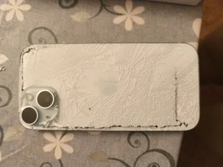 iPhone 15 Bianco Rotto