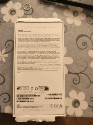 iPhone 15 Bianco Rotto