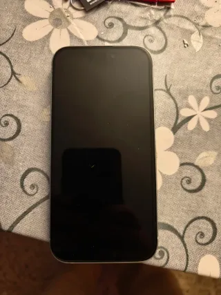 iPhone 15 Bianco Rotto