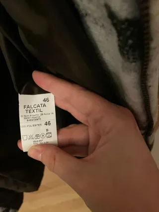 Chaqueta con estampado étnico y capucha