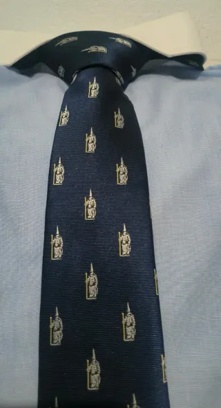Corbata Nazarenos azul.
