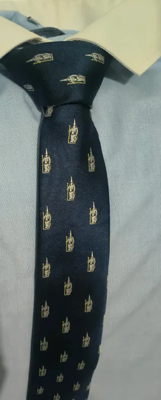 Corbata Nazarenos azul.