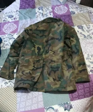Chaqueta militar camuflaje