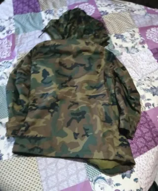 Chaqueta militar camuflaje