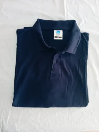 POLO DE HOMBRE AZUL MARINO.
