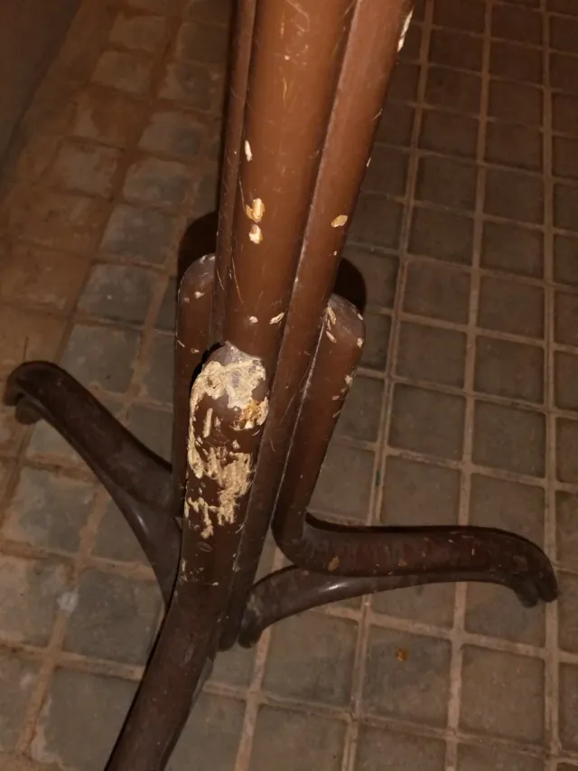 Perchero antiguo de madera