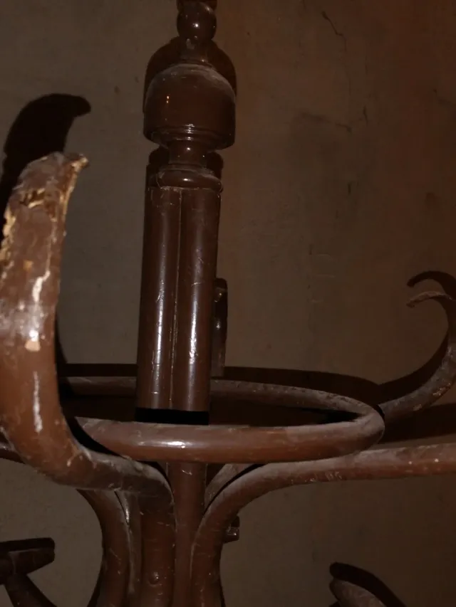 Perchero antiguo de madera