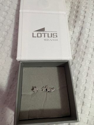Pendientes Lotus Silver estrellas plata de ley