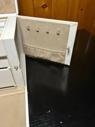 Joyero blanco con espejo y cajones