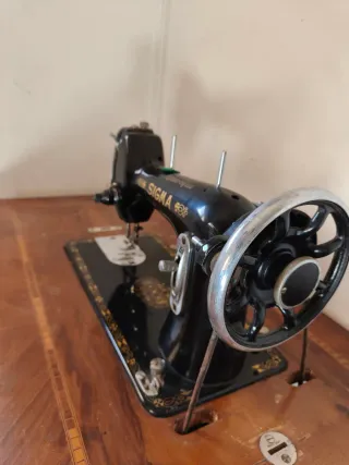 Máquina de coser Sigma antigua