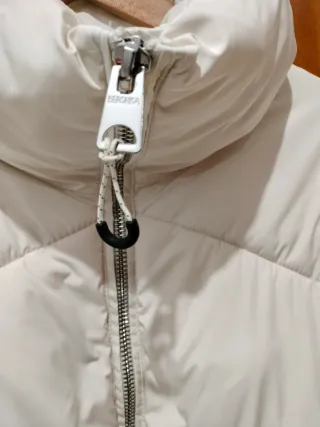 Chaqueta acolchada crema mujer