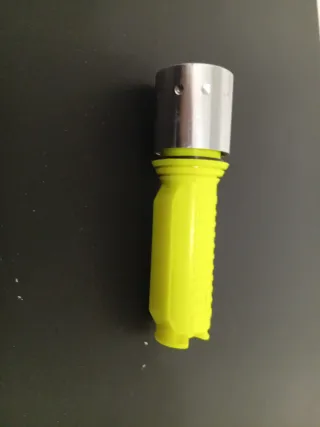 Linterna de buceo amarilla