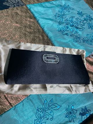 Bolso de fiesta negro con pedrería