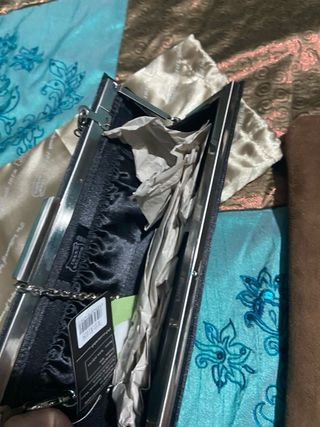 Bolso de fiesta negro con pedrería