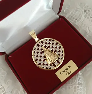 Medalla virgen Desamparados chapada oro