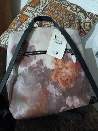 Mochila Desigual multibolsillos