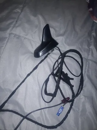 Antena de coche negra aleta de tiburón