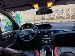 Mercedes-Benz C 200 2012