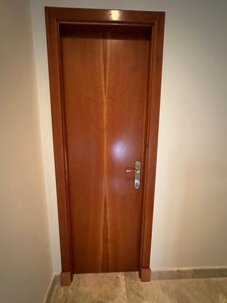 Puertas interiores de madera 50 euros cad
