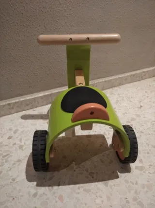 Triciclo de madera para niños