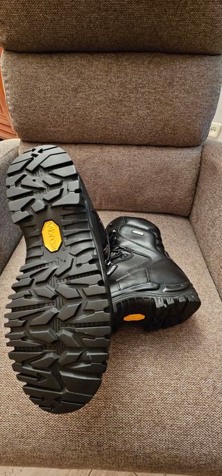 Botas Segarra Talla 44 Negras Nuevas