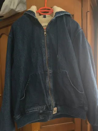 Abrigo vaquero con capucha