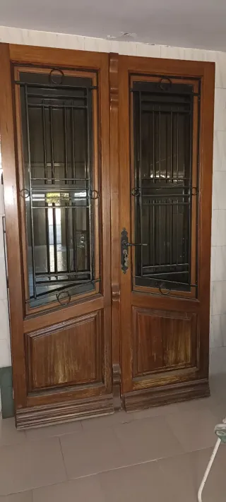 Puerta doble madera maciza antigua