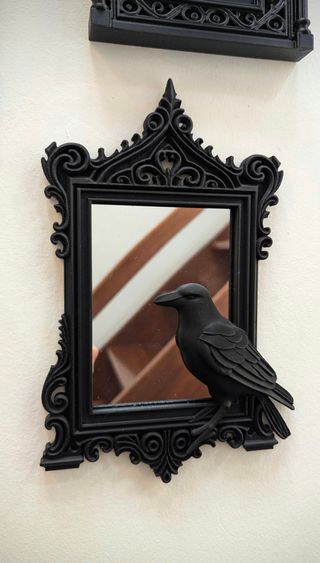 Espelho Gótico Corvo Moldura Ornamentada