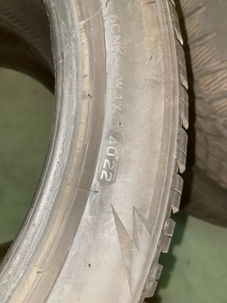 Bridgestone 275/40 R19 105W Neumático