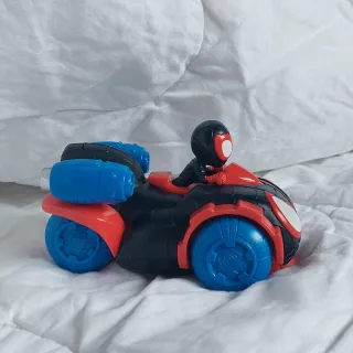 Coche Spiderman transformable