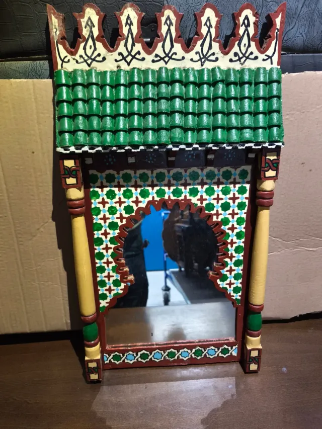 Espelho antigo feito à mão