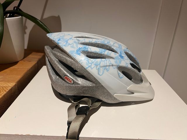 Casco BELL bici 50-57 cm floral