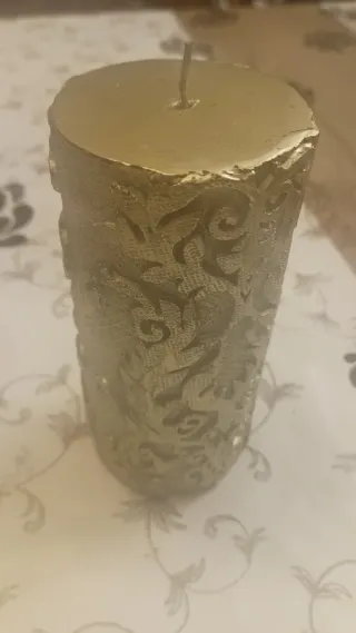 Vela dorada decorada