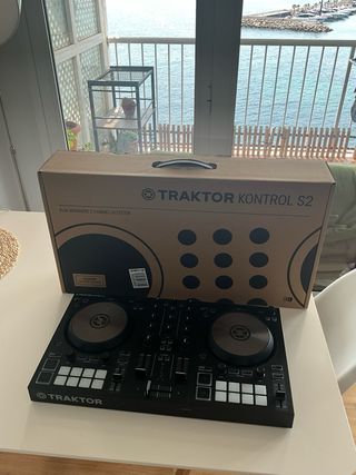 Controladora Traktor S2 + Maleta
