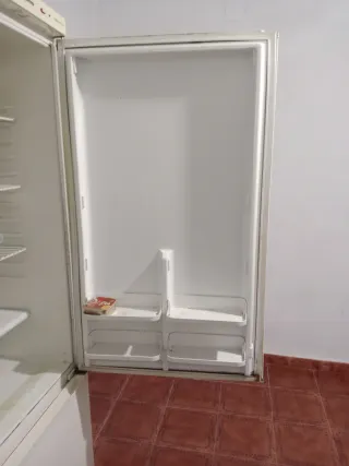 Nevera blanca con congelador